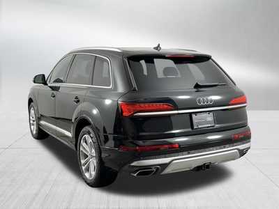 2025 Audi Q7, $63998. Photo 5