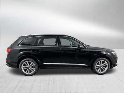 2025 Audi Q7, $63998. Photo 8