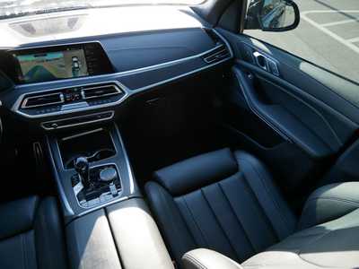 2022 BMW X7, $57998. Photo 11