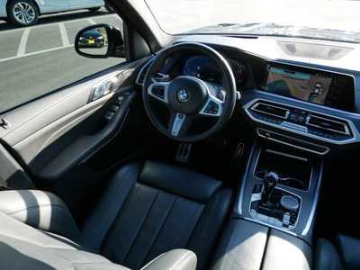 2022 BMW X7, $57998. Photo 9