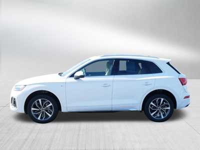 2022 Audi Q5, $29798. Photo 4