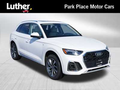 2022 Audi Q5, $29798. Photo 1