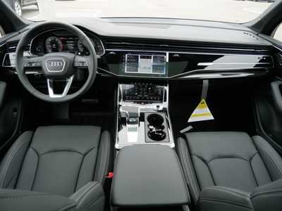 2025 Audi Q7, $82690. Photo 8