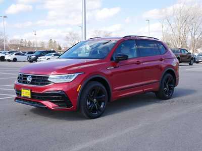 2024 Volkswagen Tiguan, $35641. Photo 3