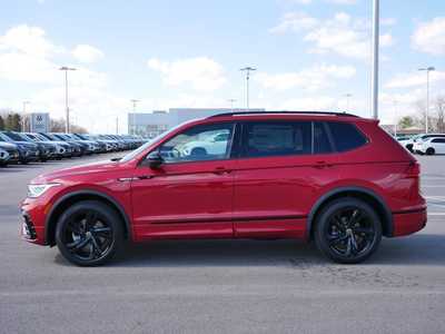 2024 Volkswagen Tiguan, $35641. Photo 4