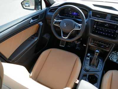 2024 Volkswagen Tiguan, $35641. Photo 9