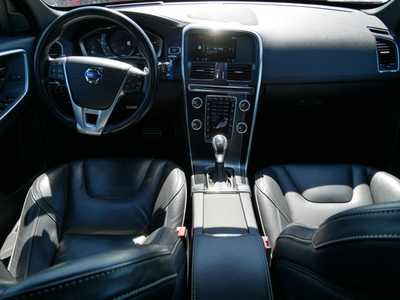 2017 Volvo XC60, $17798. Photo 10