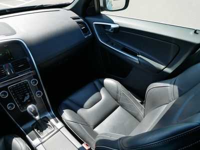 2017 Volvo XC60, $17798. Photo 11