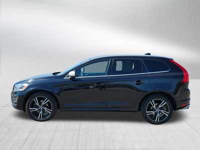 2017 Volvo XC60, $17798. Photo 4