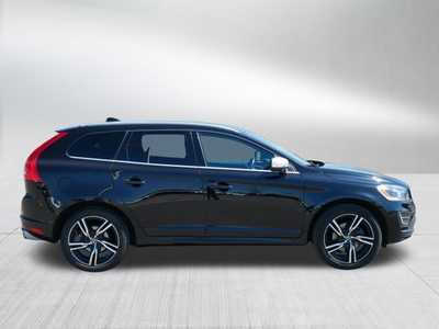 2017 Volvo XC60, $17798. Photo 8