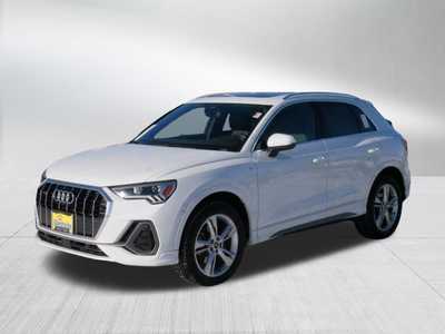 2022 Audi Q3, $30000. Photo 3