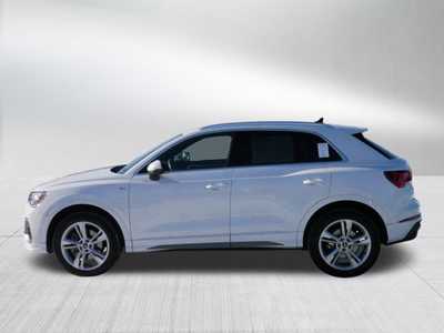 2022 Audi Q3, $30000. Photo 4