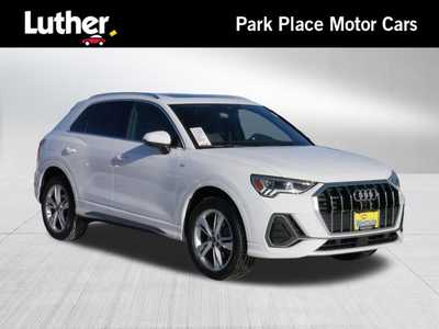 2022 Audi Q3, $30000. Photo 1