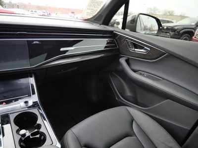 2022 Audi Q7, $45698. Photo 11