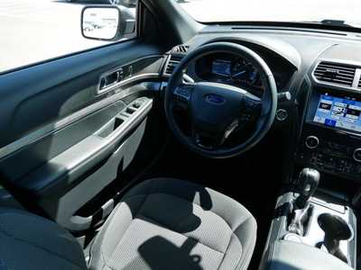 2019 Ford Explorer, $15998. Photo 9
