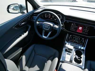 2025 Audi Q7, $63998. Photo 9