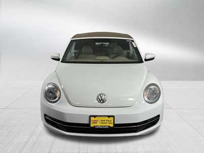 2014 Volkswagen Beetle, $17998. Photo 2