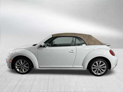 2014 Volkswagen Beetle, $17998. Photo 4