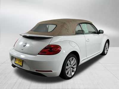 2014 Volkswagen Beetle, $17998. Photo 7