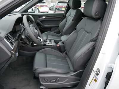 2025 Audi Q5, $65475. Photo 4