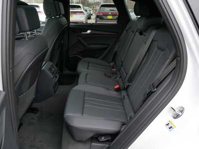 2025 Audi Q5, $65475. Photo 5