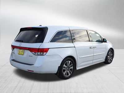 2017 Honda Odyssey, $17498. Photo 5
