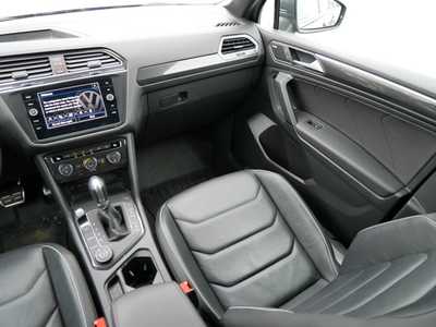 2019 Volkswagen Tiguan, $23698. Photo 11