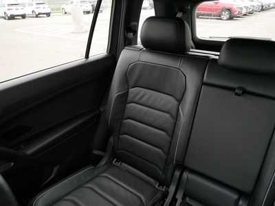 2019 Volkswagen Tiguan, $23698. Photo 12