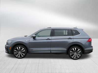 2019 Volkswagen Tiguan, $23698. Photo 4