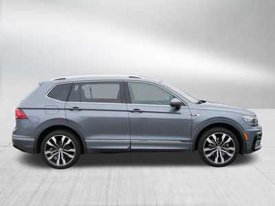 2019 Volkswagen Tiguan, $23698. Photo 8