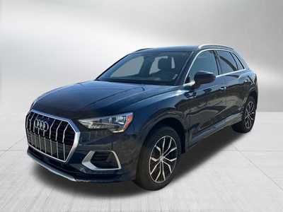 2020 Audi Q3, $20000. Photo 3
