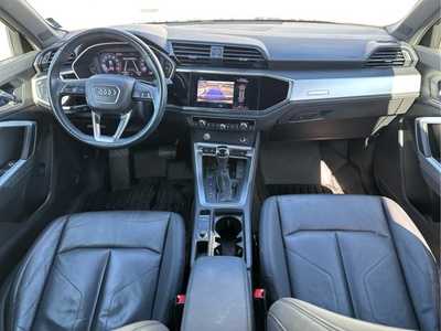 2020 Audi Q3, $20000. Photo 9