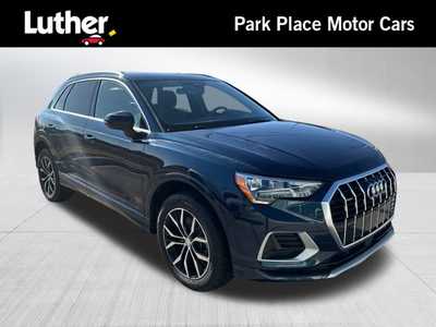2020 Audi Q3, $20000. Photo 1