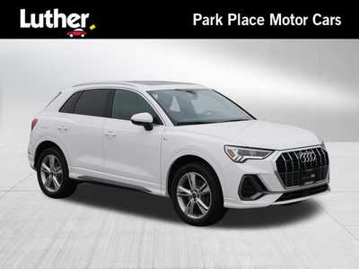 2023 Audi Q3, $33998. Photo 1
