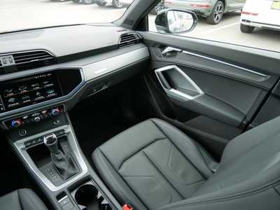 2022 Audi Q3, $32198. Photo 11