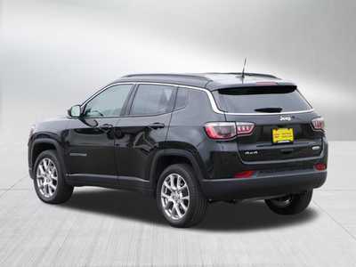 2022 Jeep Compass, $22498. Photo 5