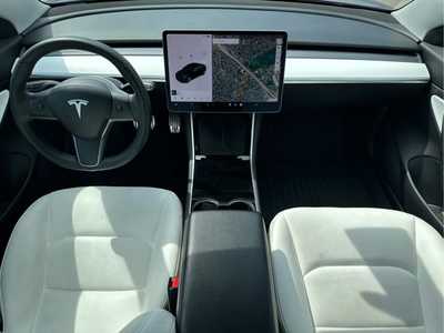 2019 Tesla Model 3, $21998. Photo 10