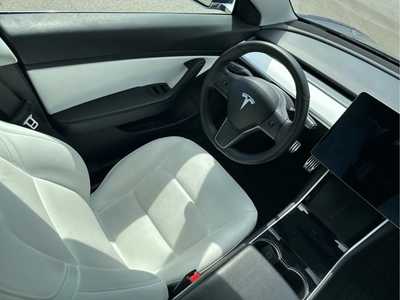 2019 Tesla Model 3, $21998. Photo 9