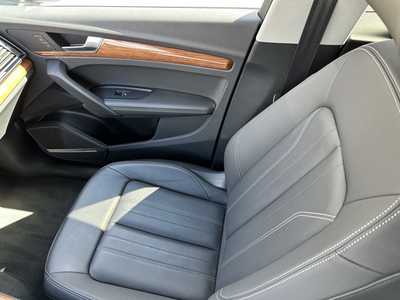 2021 Audi Q5, $30000. Photo 11