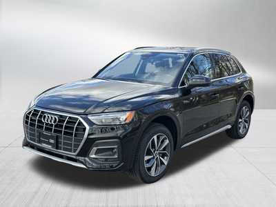 2021 Audi Q5, $30000. Photo 3