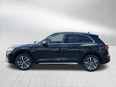 2021 Audi Q5, $30000. Photo 4