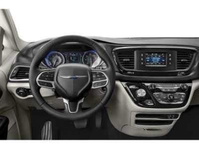 2020 Chrysler Pacifica, $23998. Photo 10