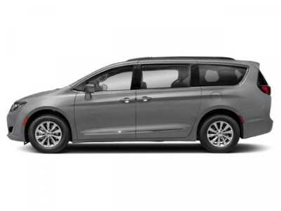 2020 Chrysler Pacifica, $23998. Photo 3