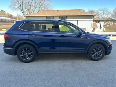2022 Volkswagen Tiguan, $25000. Photo 9