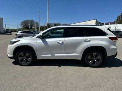 2017 Toyota Highlander, $23998. Photo 4