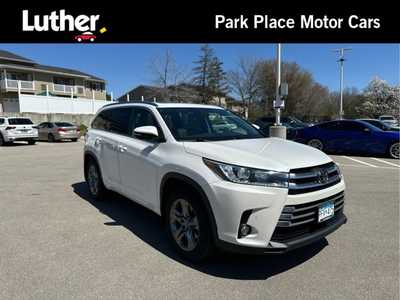 2017 Toyota Highlander, $23998. Photo 1