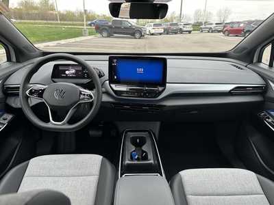 2023 Volkswagen ID.4, $24498. Photo 10