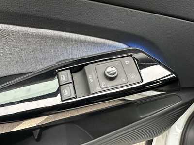 2023 Volkswagen ID.4, $24498. Photo 12