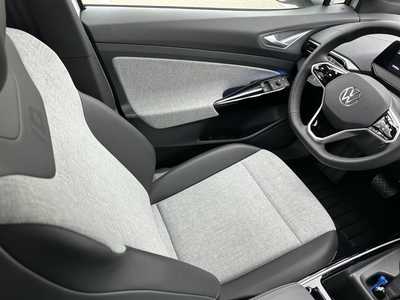 2023 Volkswagen ID.4, $24498. Photo 9