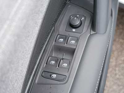 2025 Volkswagen Tiguan, $30216. Photo 6